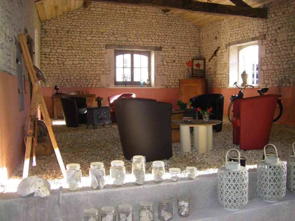 Chambre D'Hotes Clos Des Pierres Blanches Brie-sous-Archiac Εξωτερικό φωτογραφία